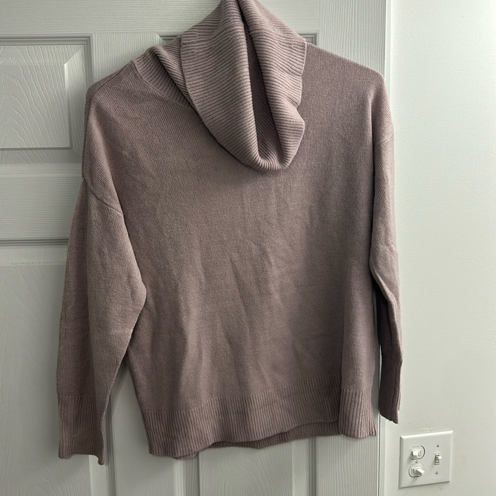 Grace women’s medium sweater